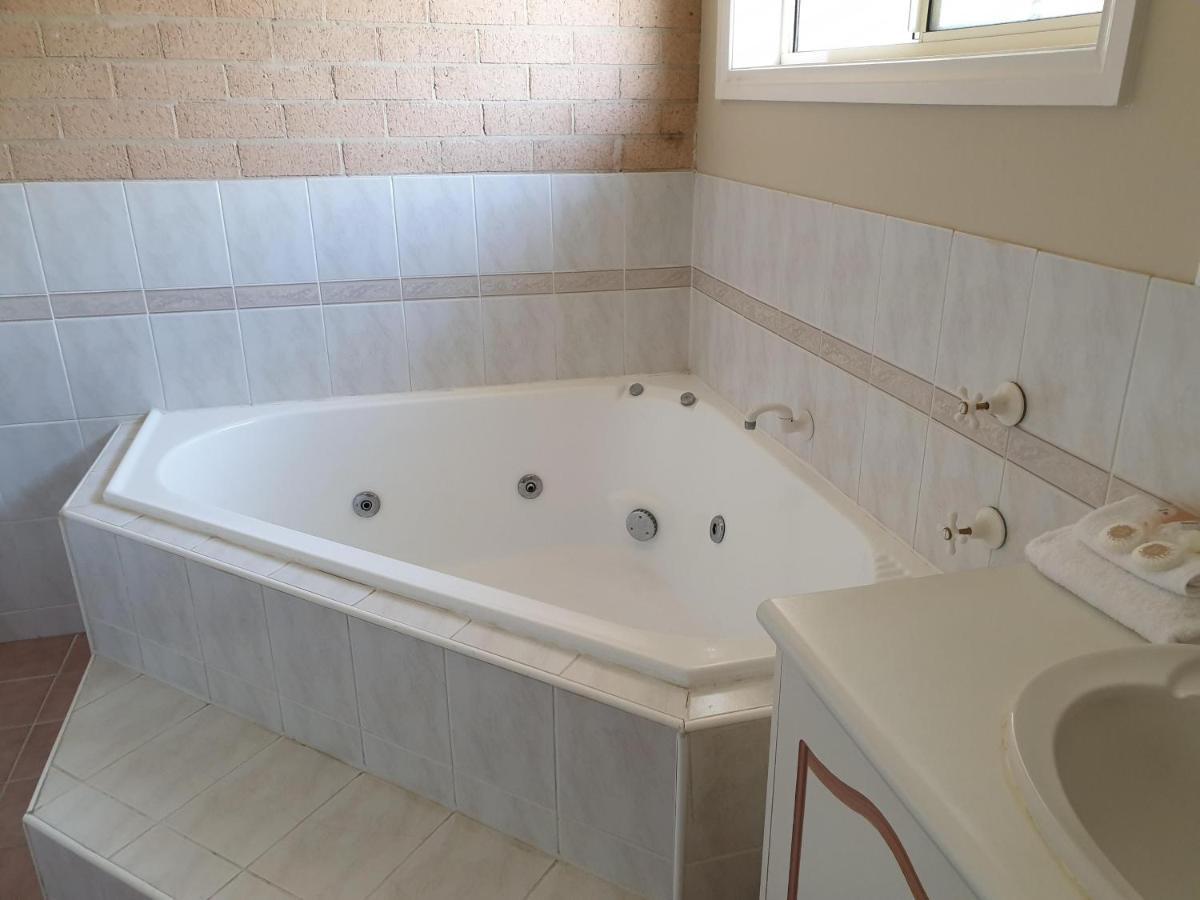 Blayney Central Motel Экстерьер фото