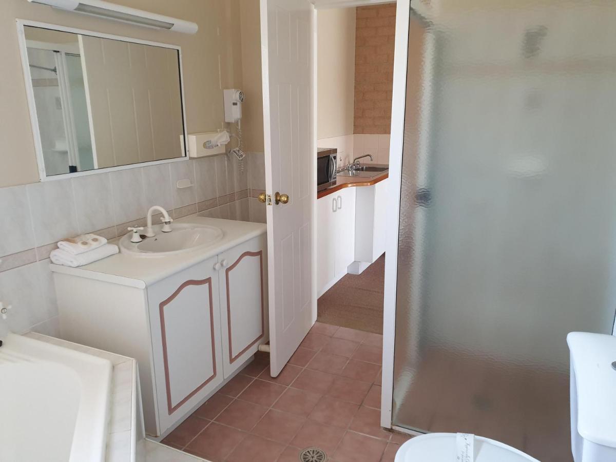 Blayney Central Motel Экстерьер фото